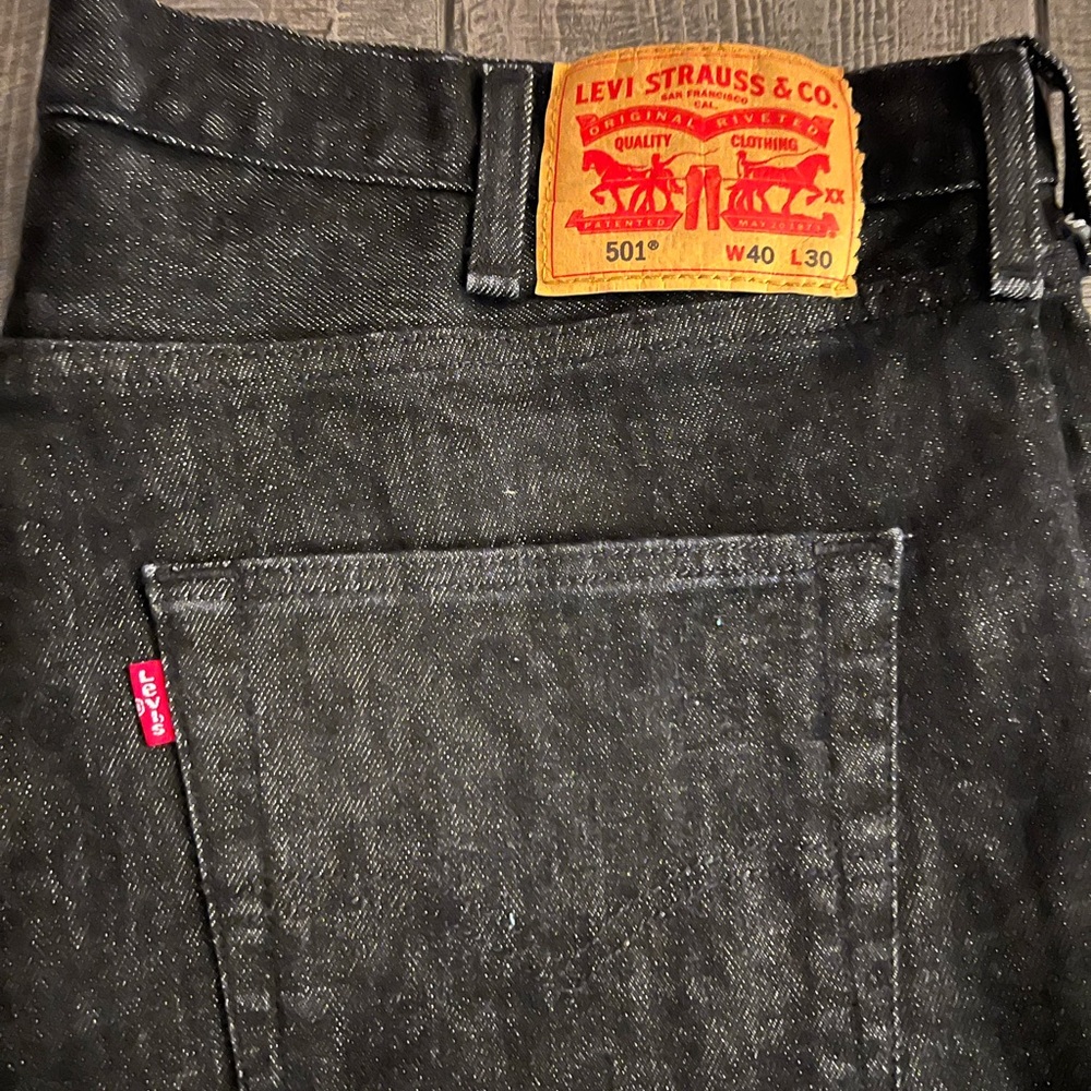 501 Levi Jean 40x30